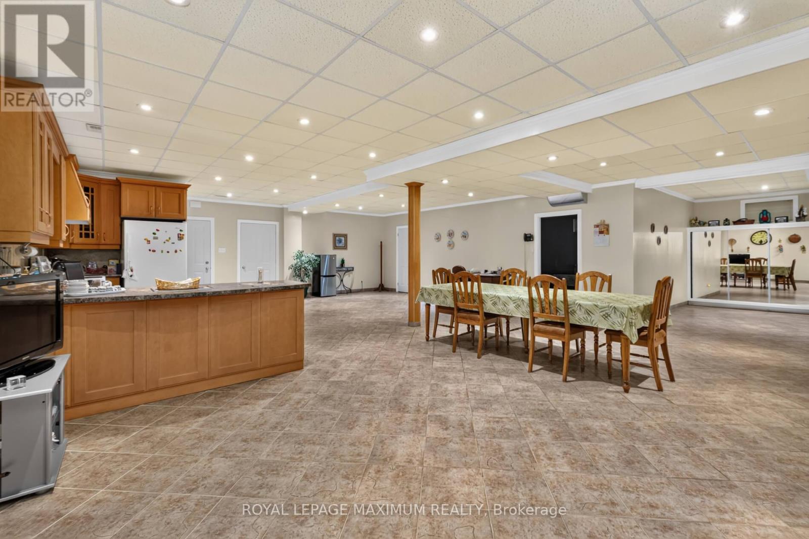 378 RUSTIC ROAD - 31