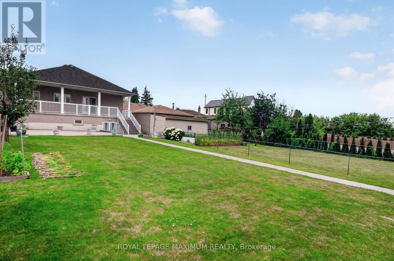 378 RUSTIC ROAD - 43