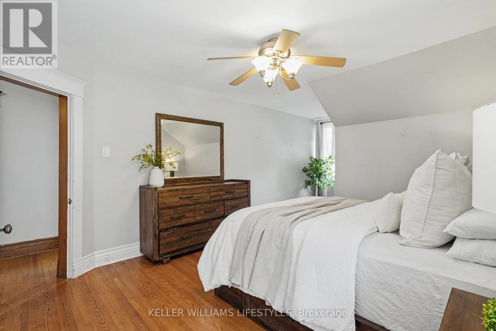 31 GERRARD STREET - 19
