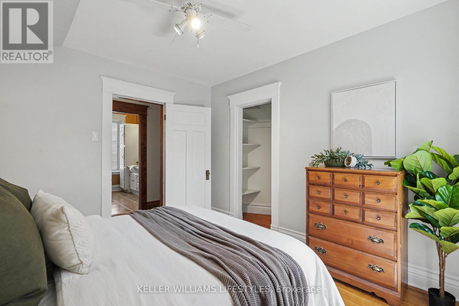 31 GERRARD STREET - 20