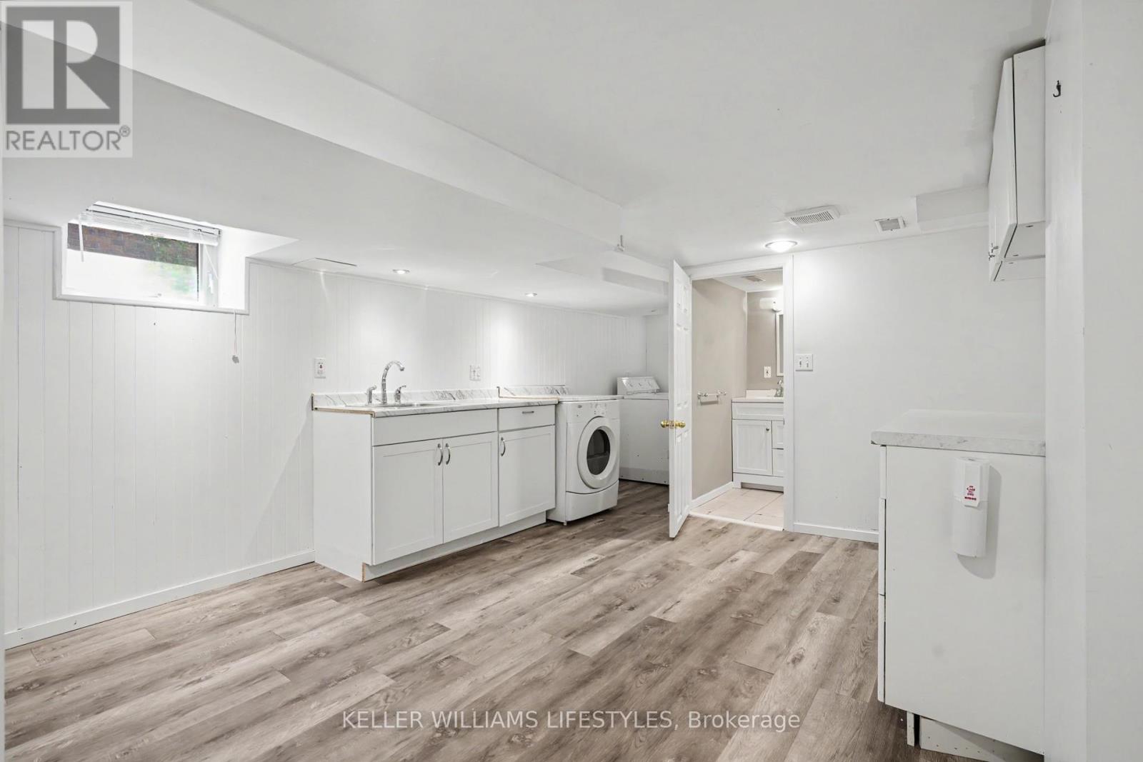31 GERRARD STREET - 34