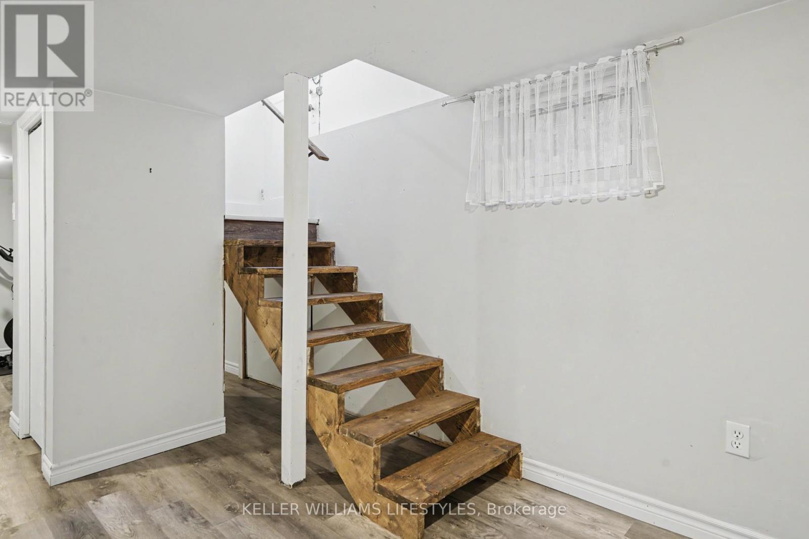 31 GERRARD STREET - 30