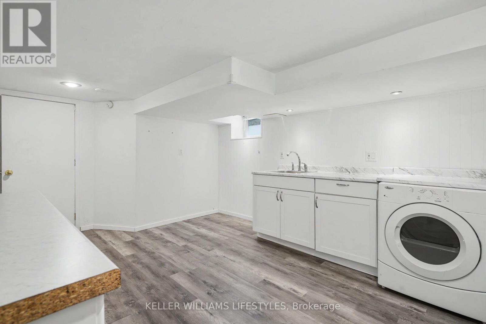 31 GERRARD STREET - 35