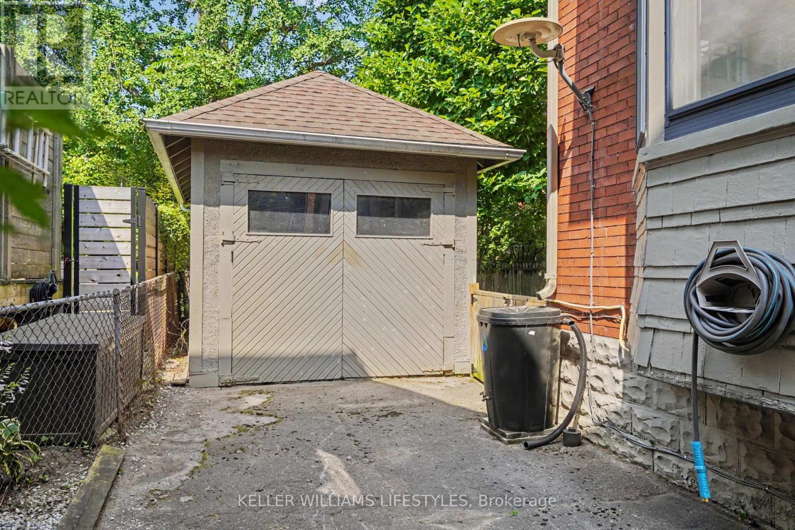 31 GERRARD STREET - 42
