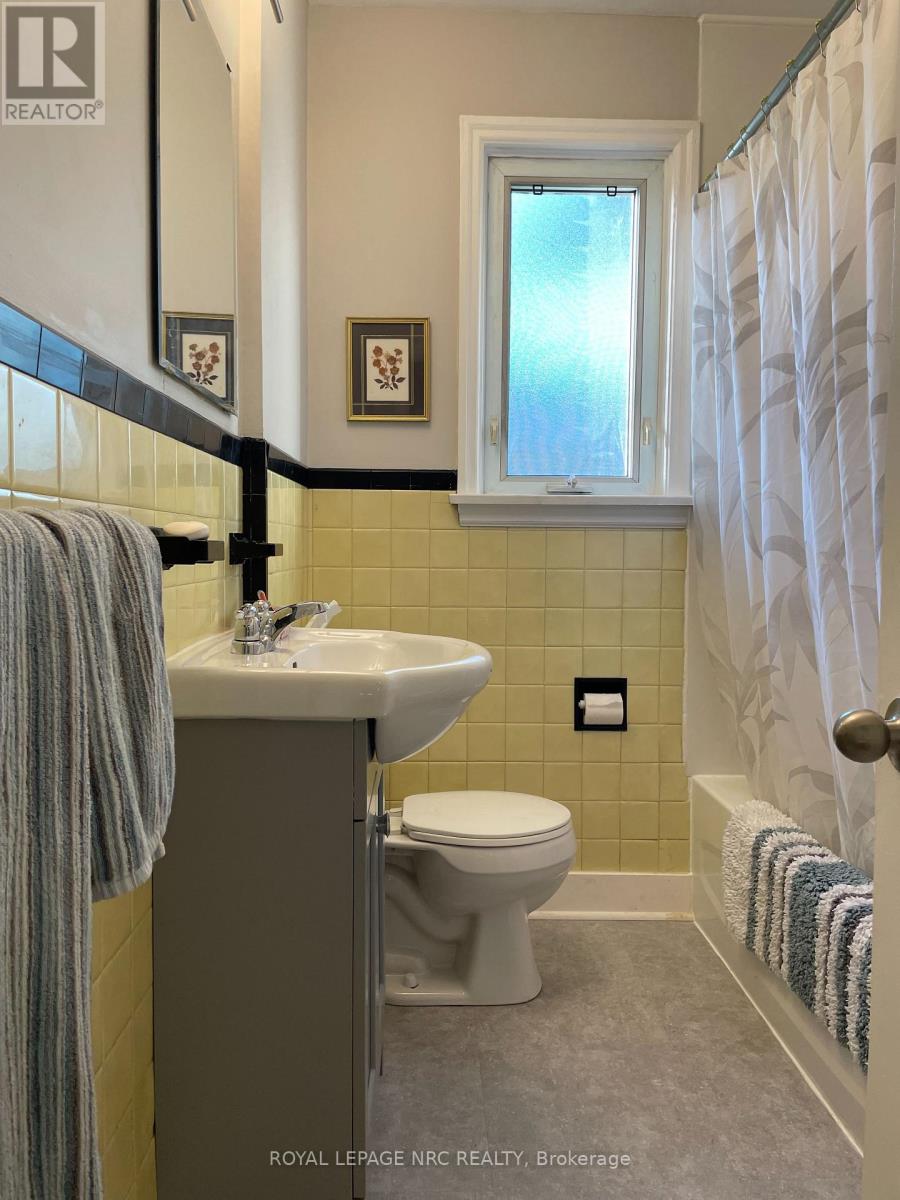 22 DUNBLANE AVENUE - 12