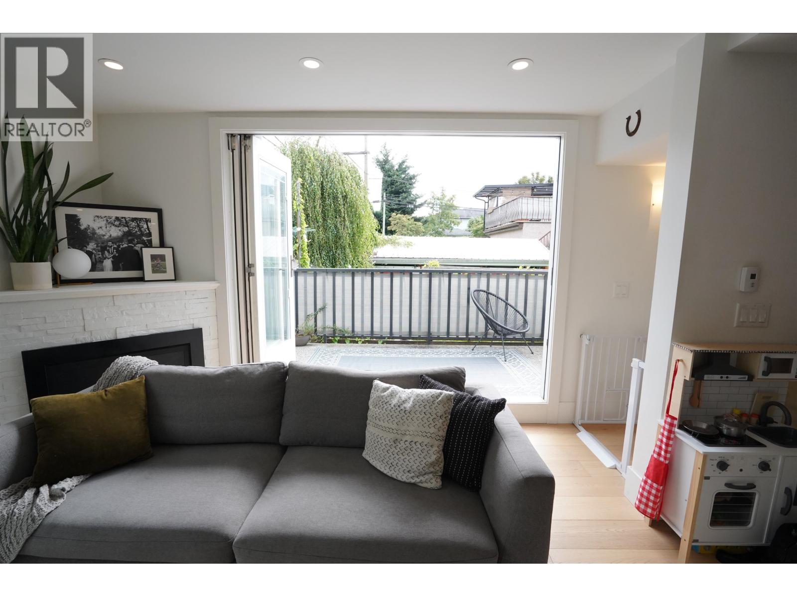 2 Bed, 2 Bath House for Sale in Vancouver – 1025 KEEFER STREET, Vancouver – MLS# R3146585 - Image 12