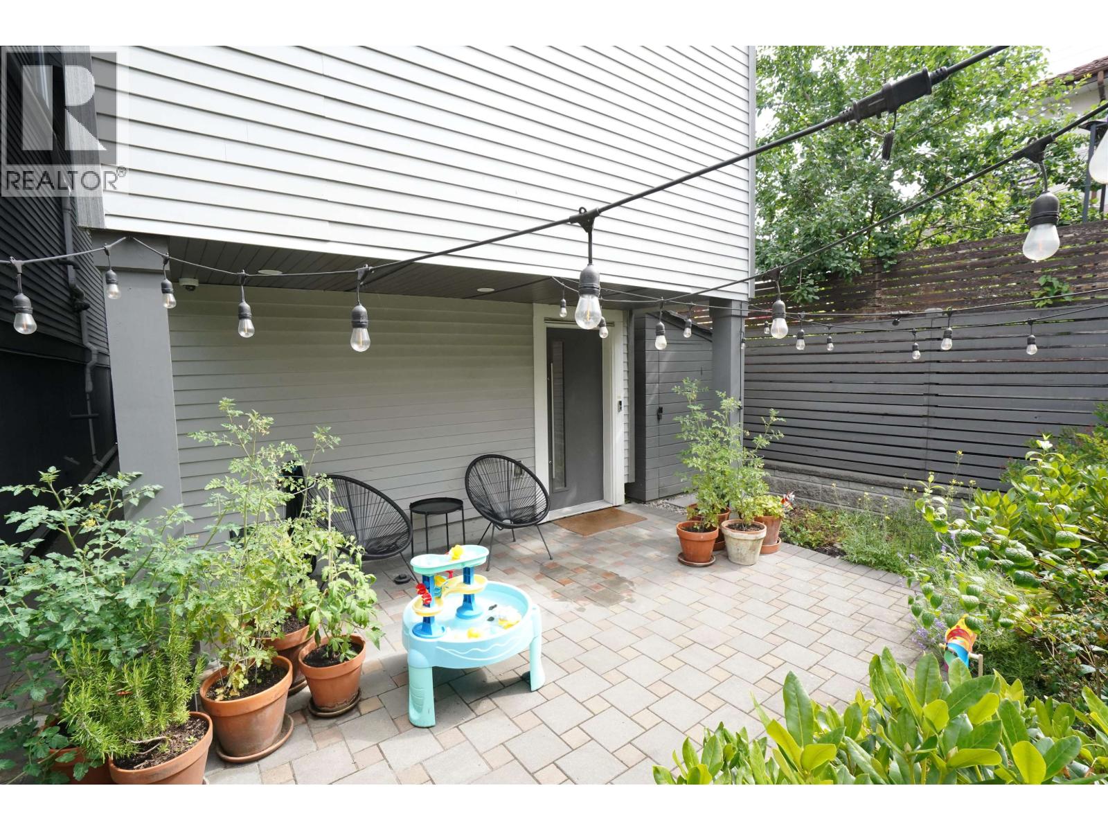 2 Bed, 2 Bath House for Sale in Vancouver – 1025 KEEFER STREET, Vancouver – MLS# R3146585 - Image 3