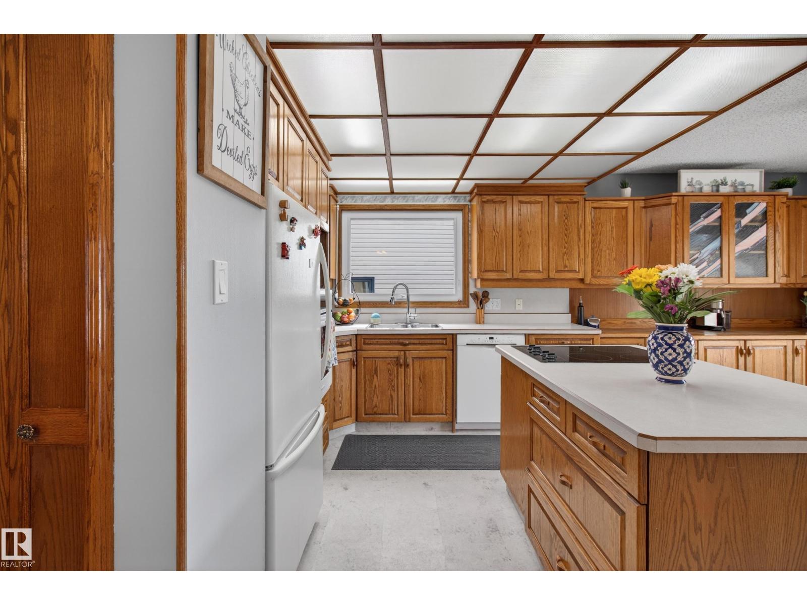 5329 65 St - 11