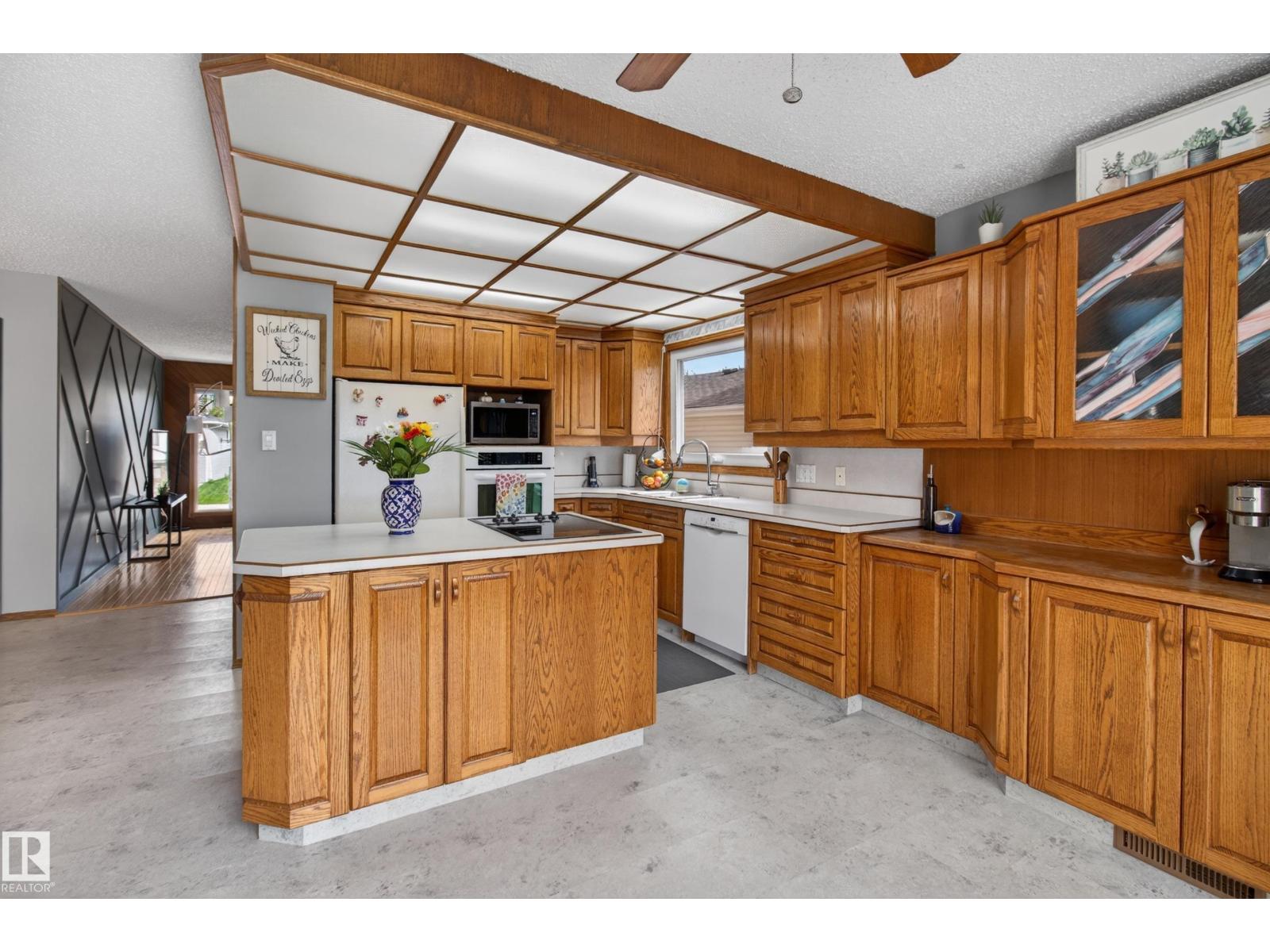 5329 65 St - 15