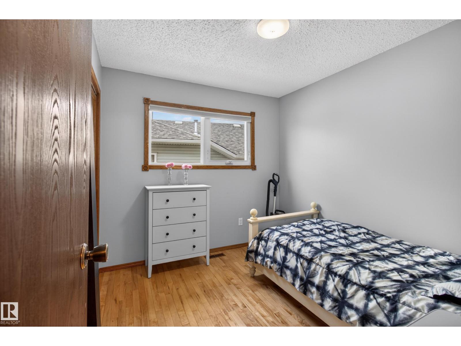 5329 65 St - 21