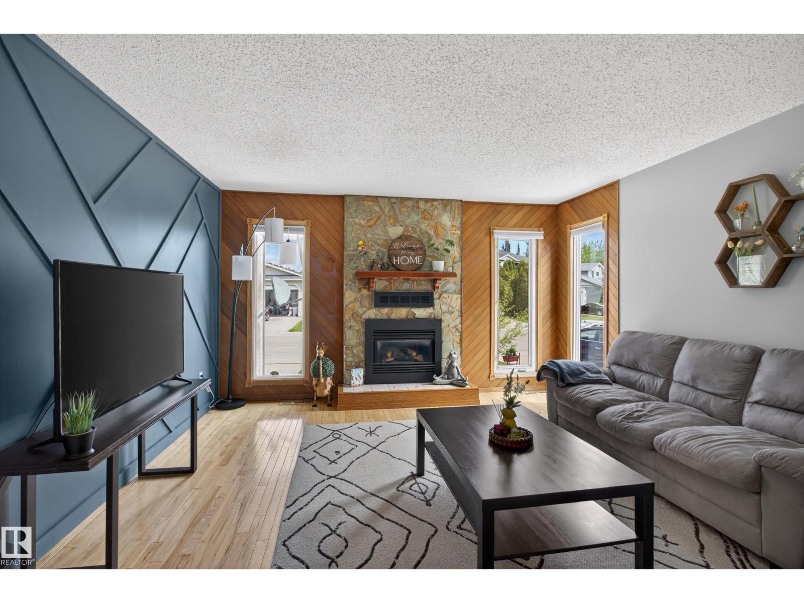 5329 65 St - 9