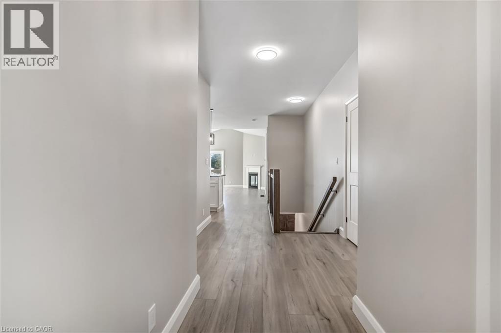2-bedroom home for sale at 51 NORFOLK Street, Waterford ON · photo 5 of 26