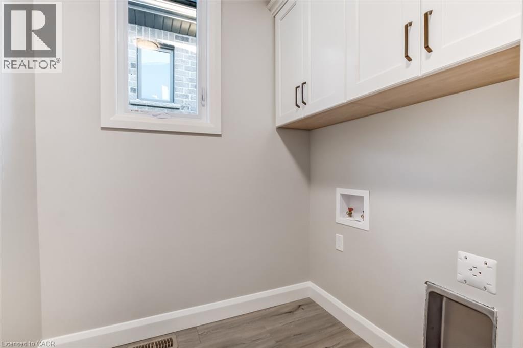 2-bedroom home for sale at 51 NORFOLK Street, Waterford ON · photo 7 of 26