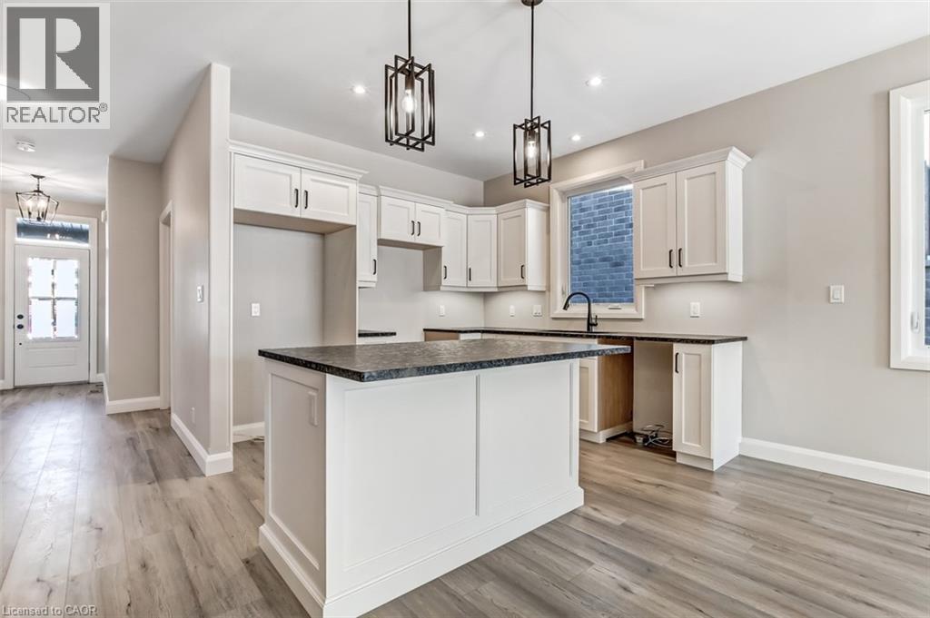 2-bedroom home for sale at 51 NORFOLK Street, Waterford ON · photo 8 of 26