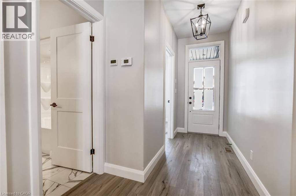 2-bedroom home for sale at 51 NORFOLK Street, Waterford ON · photo 3 of 26