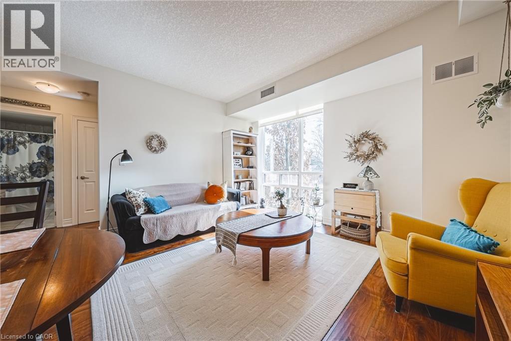 #312 125 WILSON Street W - 14