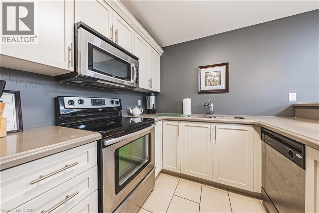 #312 125 WILSON Street W - 25