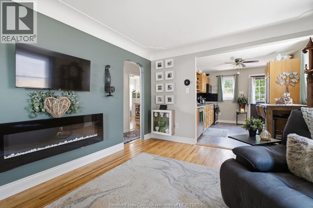 1030 CAMPBELL AVENUE - 3