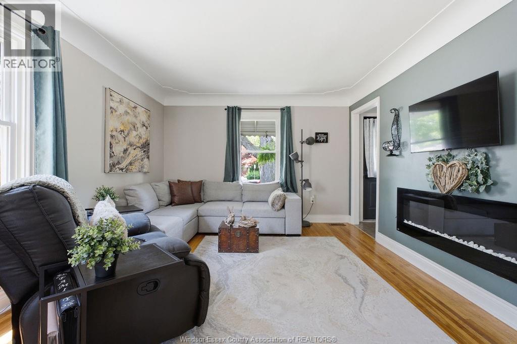 1030 CAMPBELL AVENUE - 4