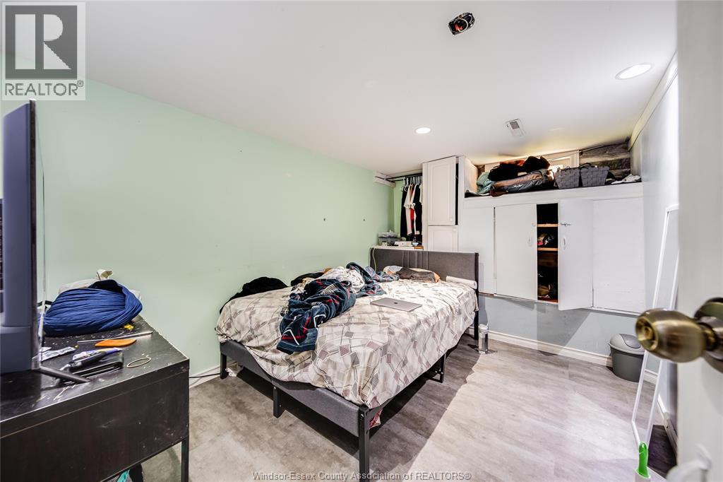 2605 ASKIN AVENUE - 26