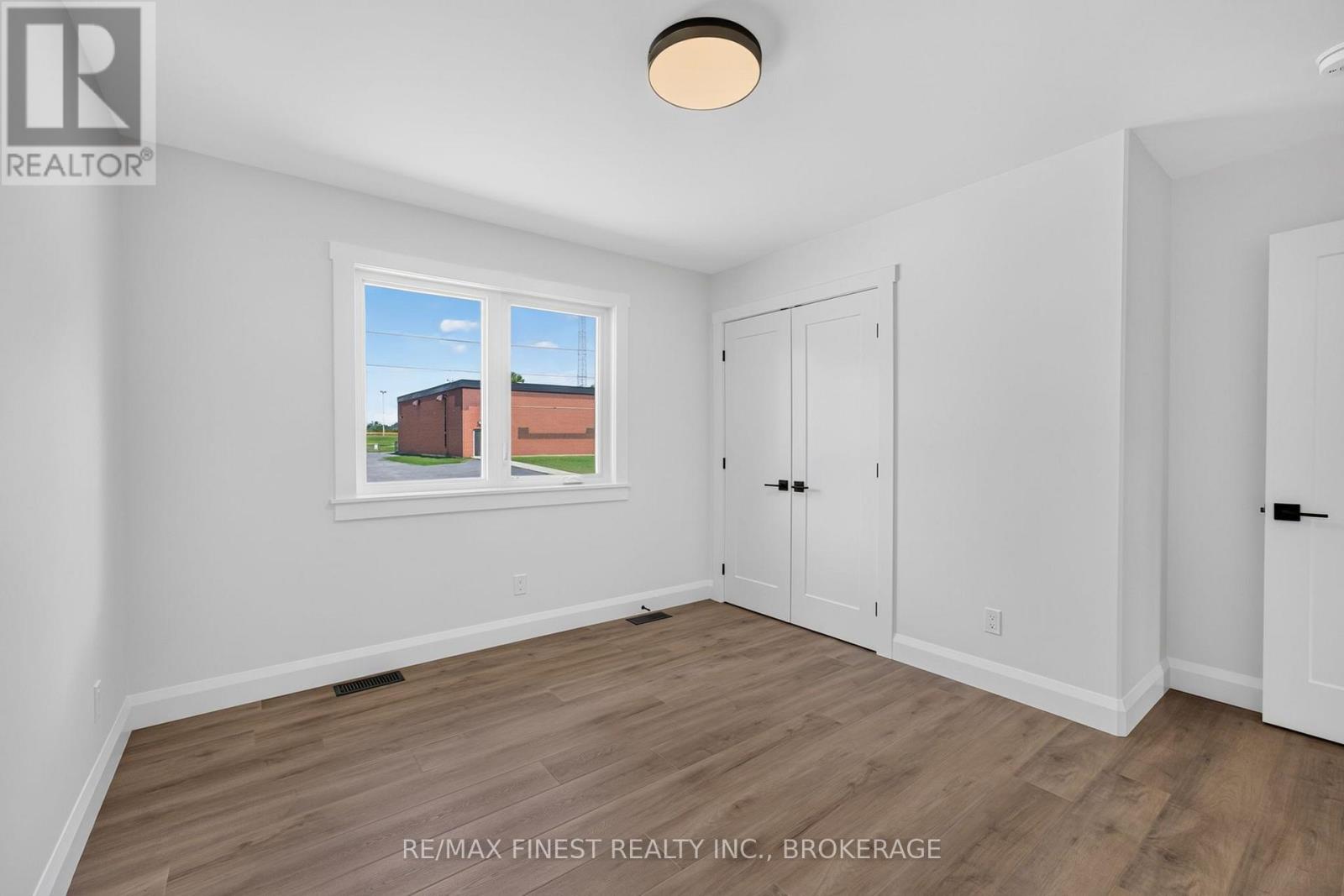 37 EAST STREET - 24