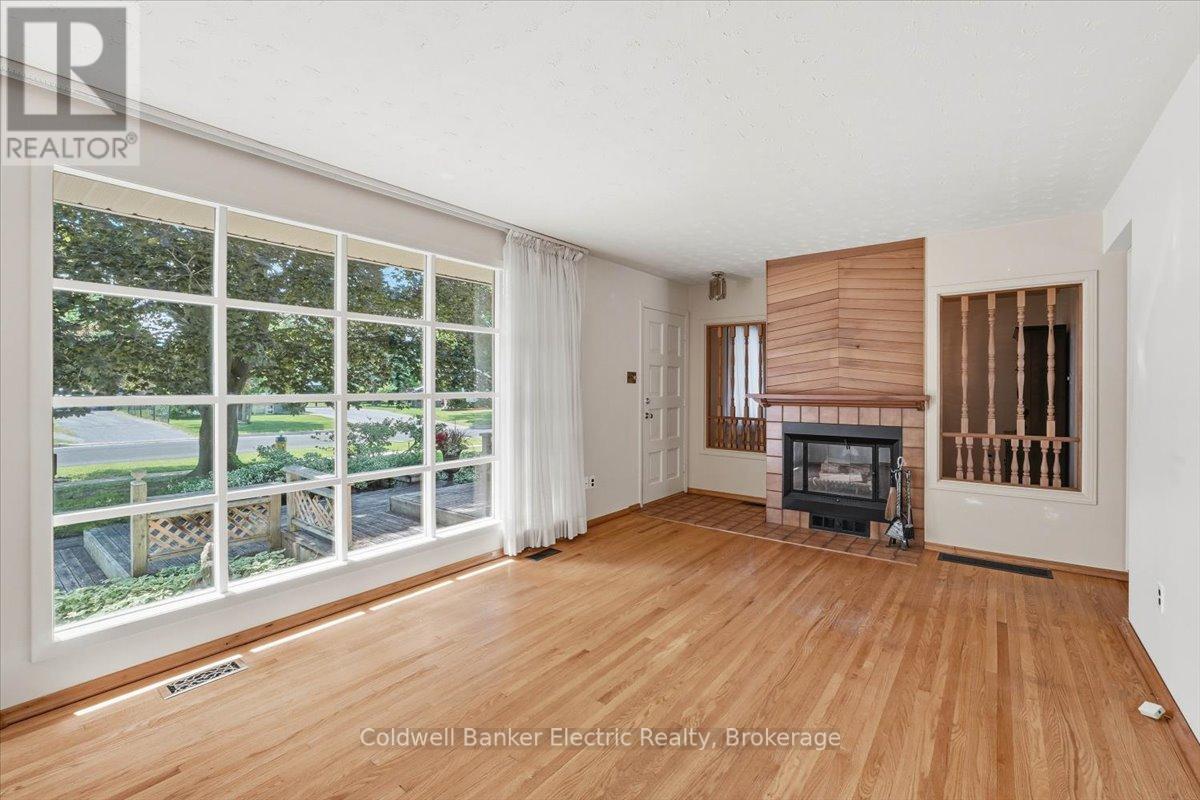 951 ST. PAUL'S STREET - 11