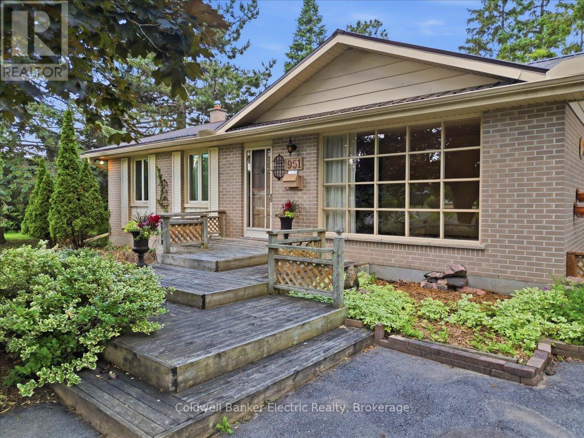 951 ST. PAUL'S STREET - 2