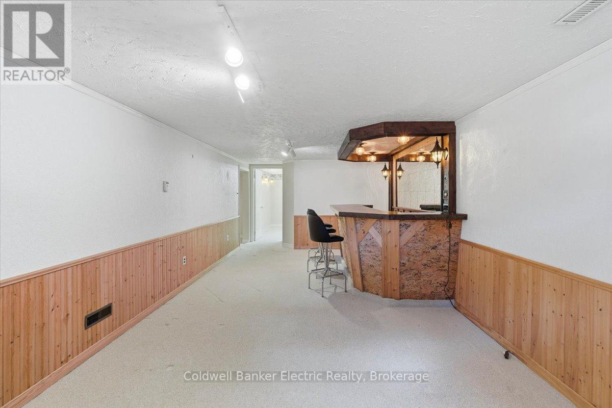 951 ST. PAUL'S STREET - 23