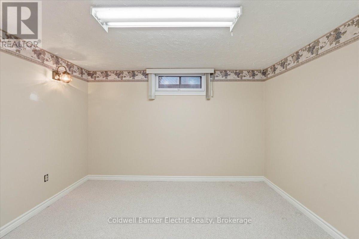951 ST. PAUL'S STREET - 24