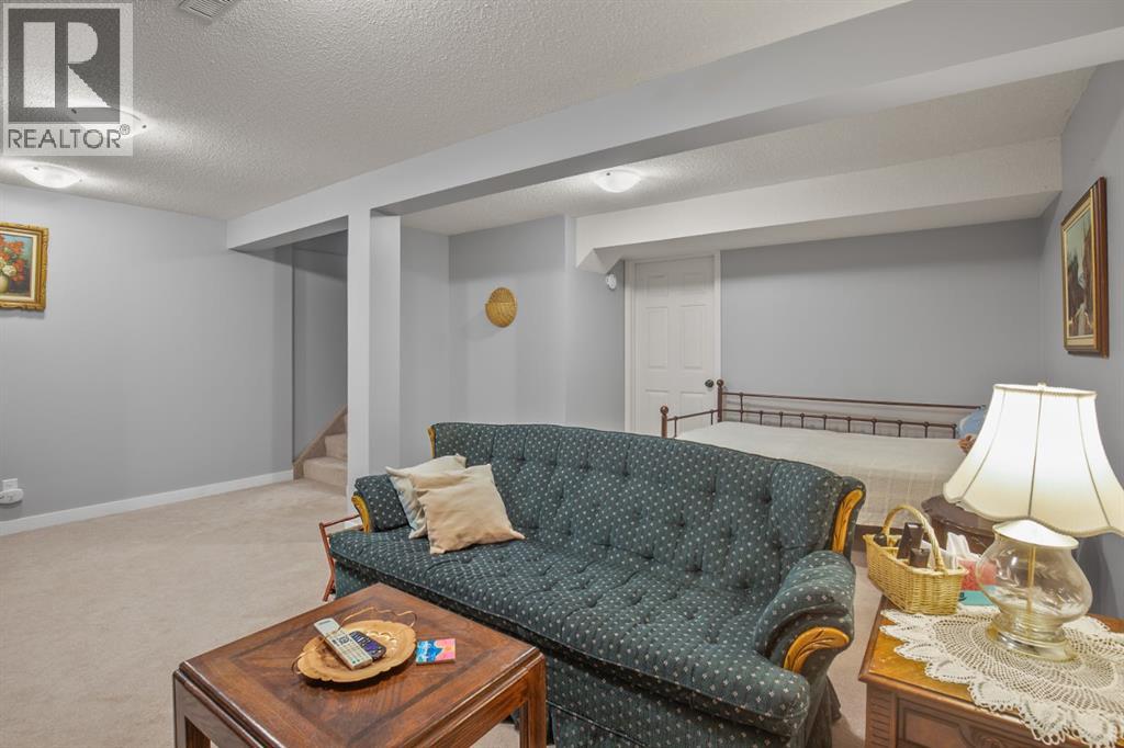 Listing photo – 47 Ellenwood Drive, Red Deer