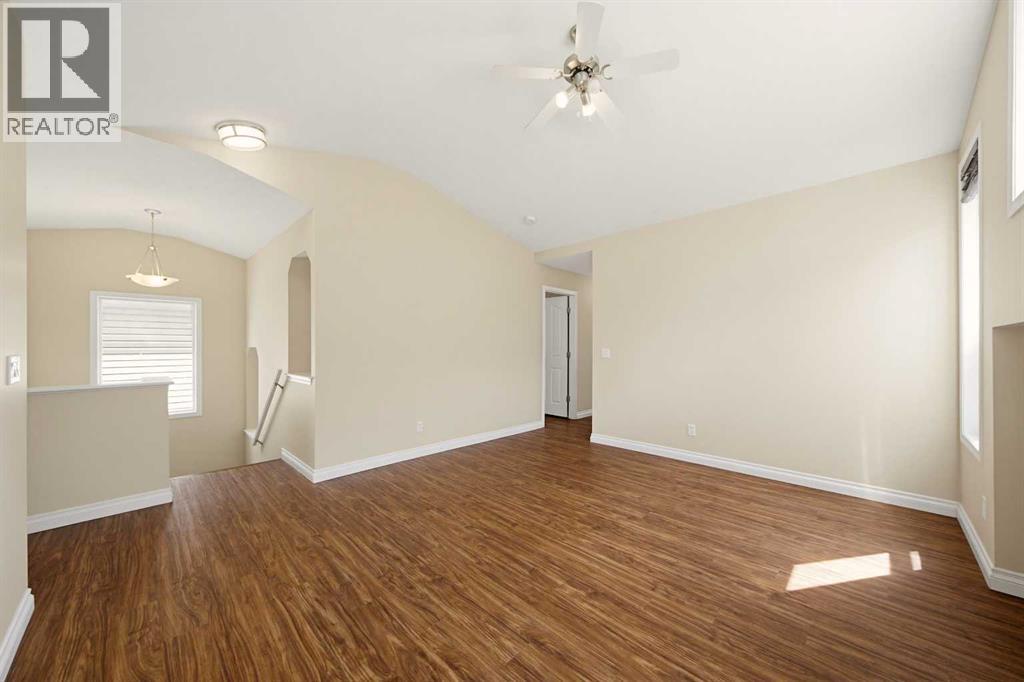 133 Saddlecrest Green NE - 16