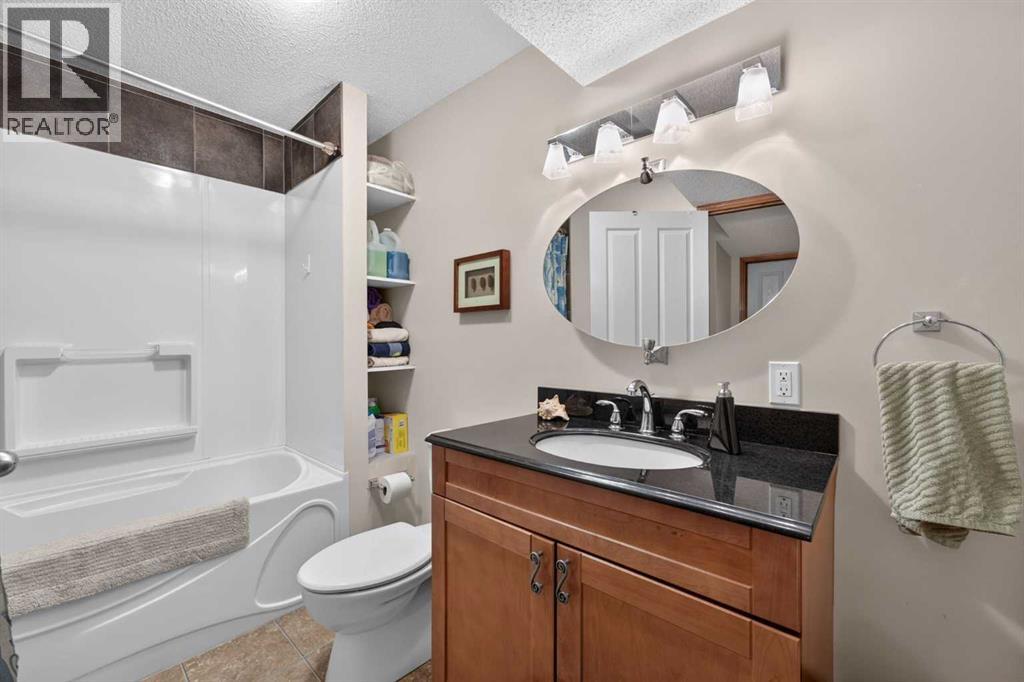 60 Tuscany Ridge Crescent NW - 40