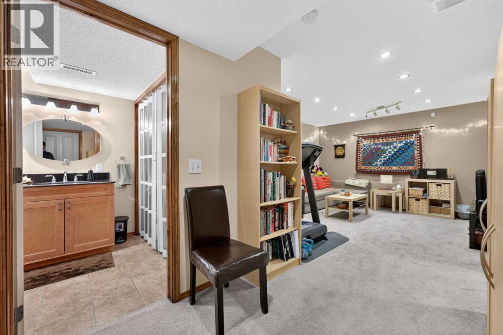 60 Tuscany Ridge Crescent NW - 39
