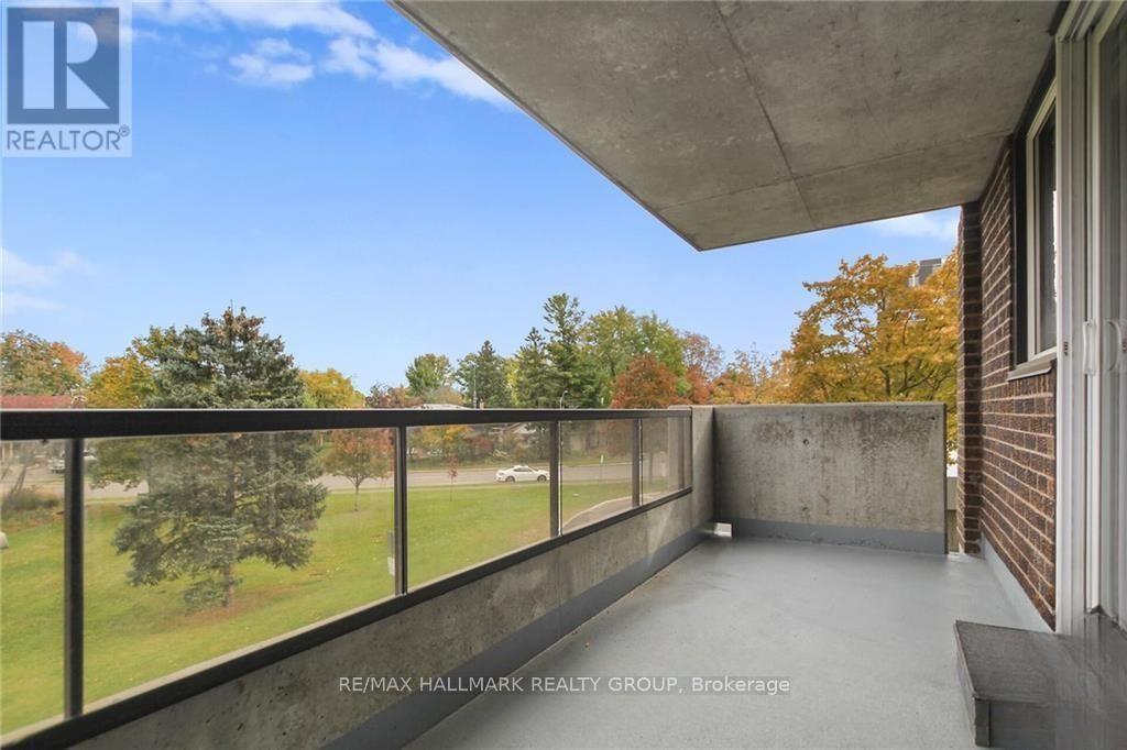 House for Rent in Ottawa – 212 – 1705 PLAYFAIR DRIVE, Ottawa – By Peter Sagos - Image 16