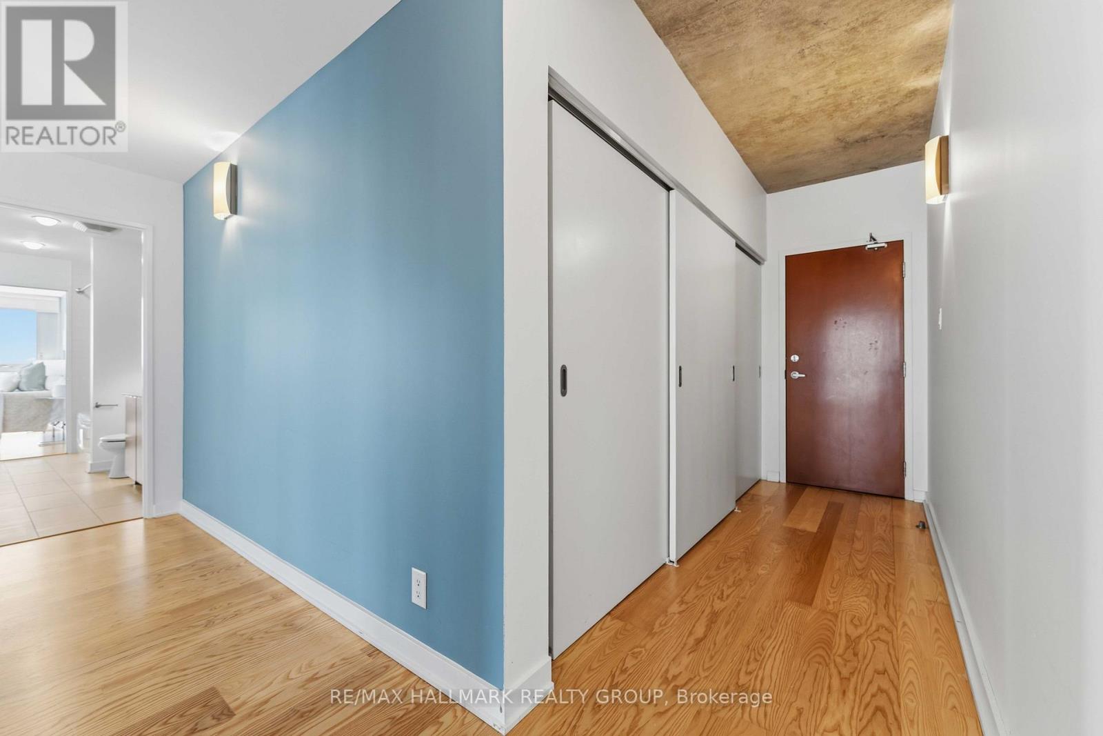 #2110 324 LAURIER AVENUE W - 2