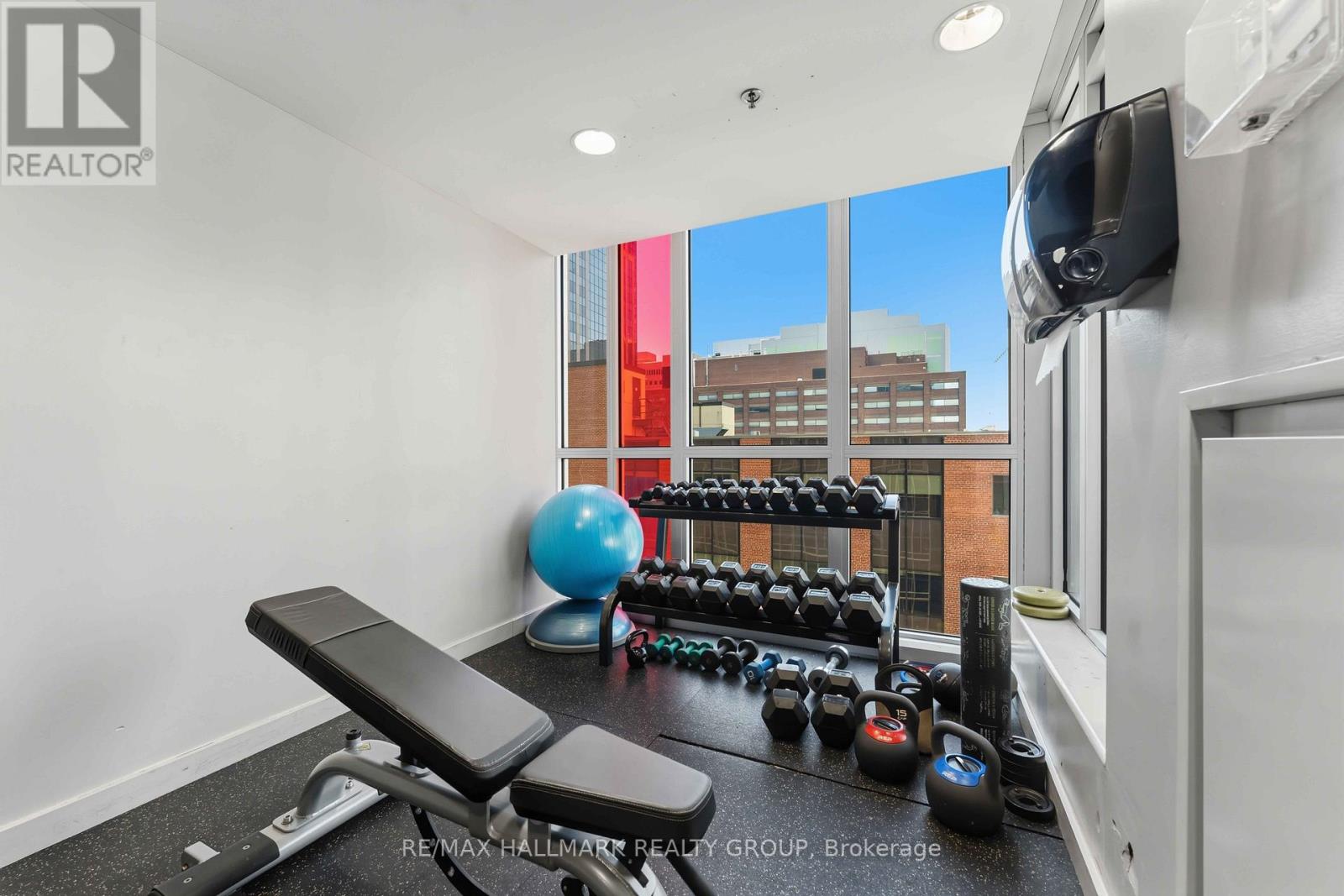 #2110 324 LAURIER AVENUE W - 35