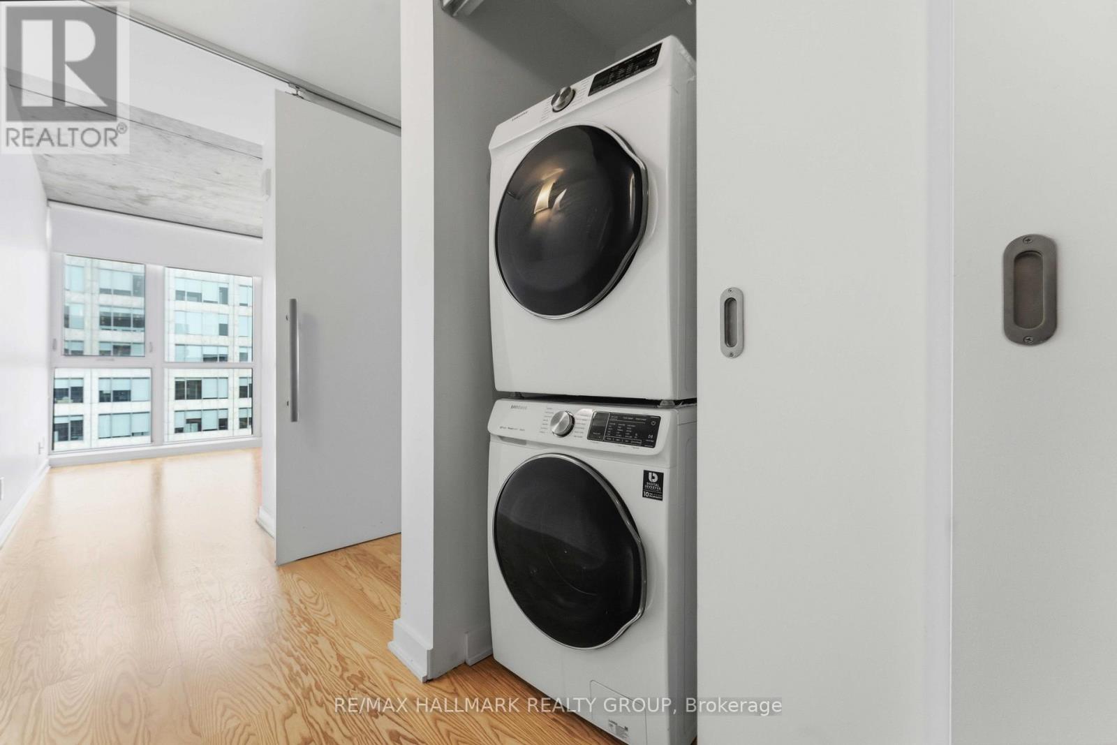 #2110 324 LAURIER AVENUE W - 4
