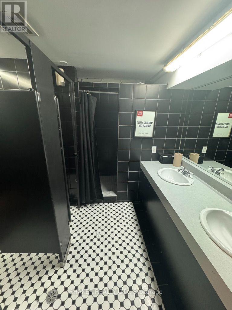 Studio for Rent in Ottawa – B – 281 DALHOUSIE STREET, Ottawa – By Peter Sagos - Image 10