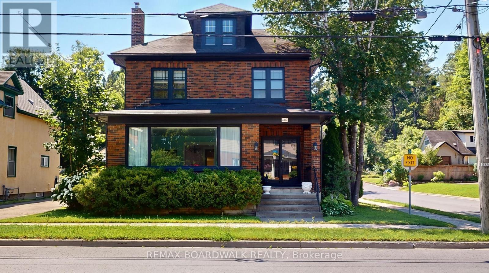 407 KING STREET W - 1