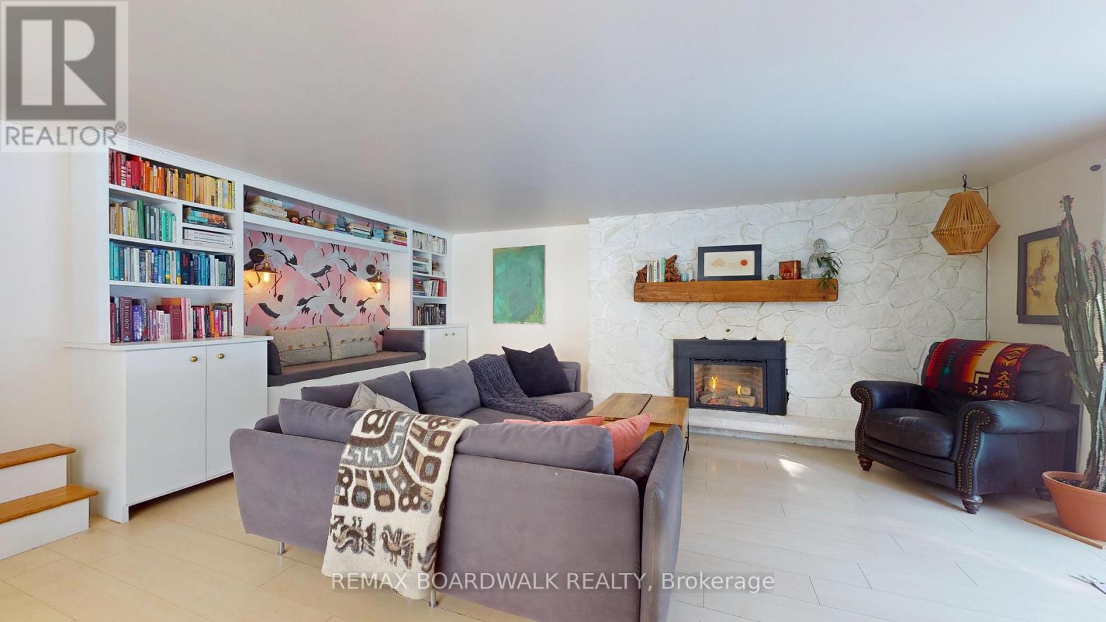 407 KING STREET W - 16
