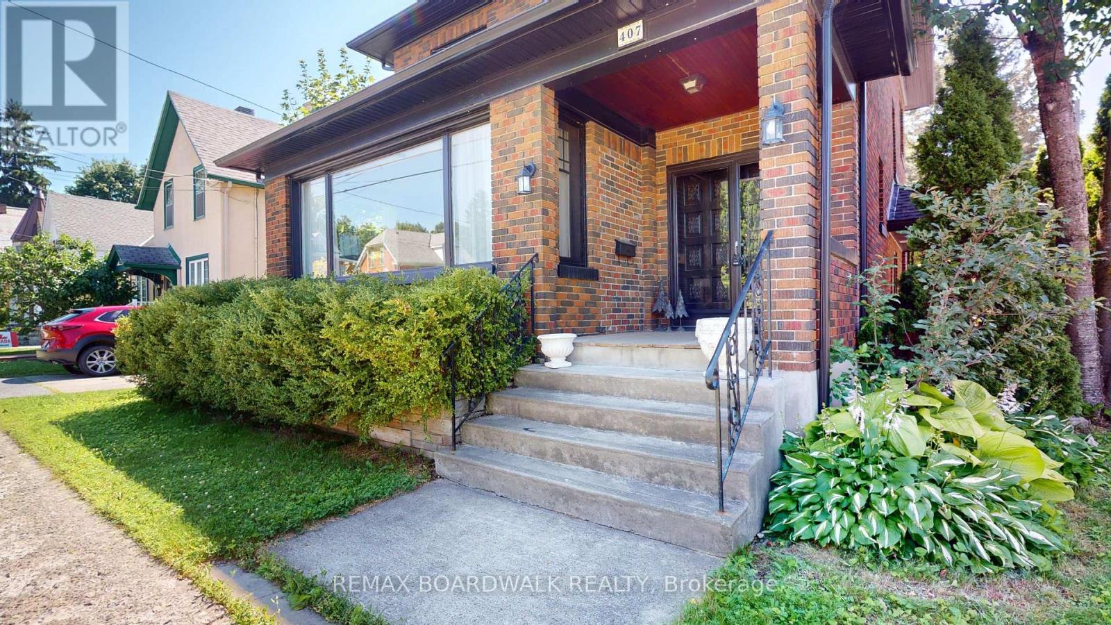 407 KING STREET W - 2