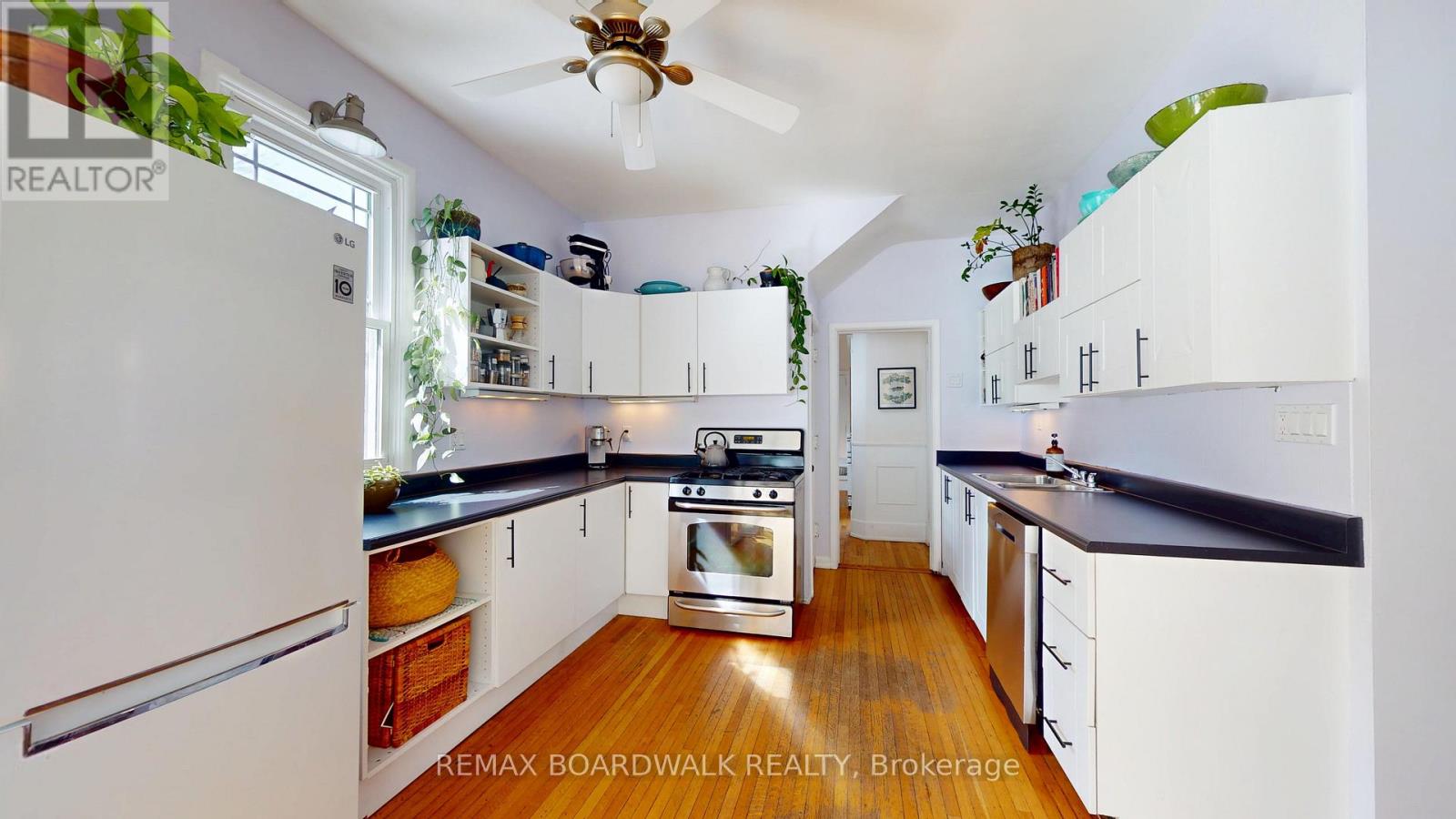 407 KING STREET W - 5