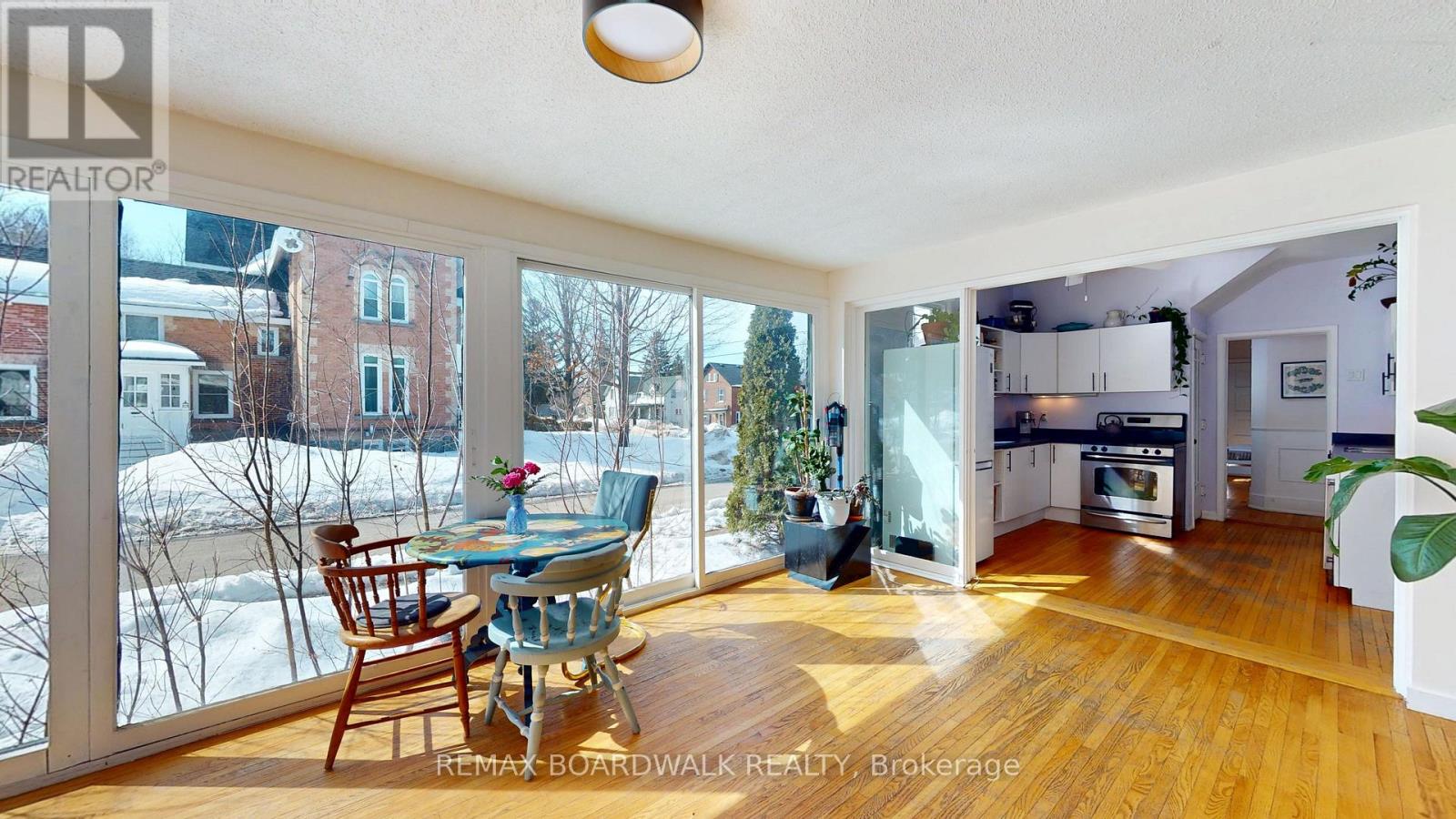 407 KING STREET W - 8