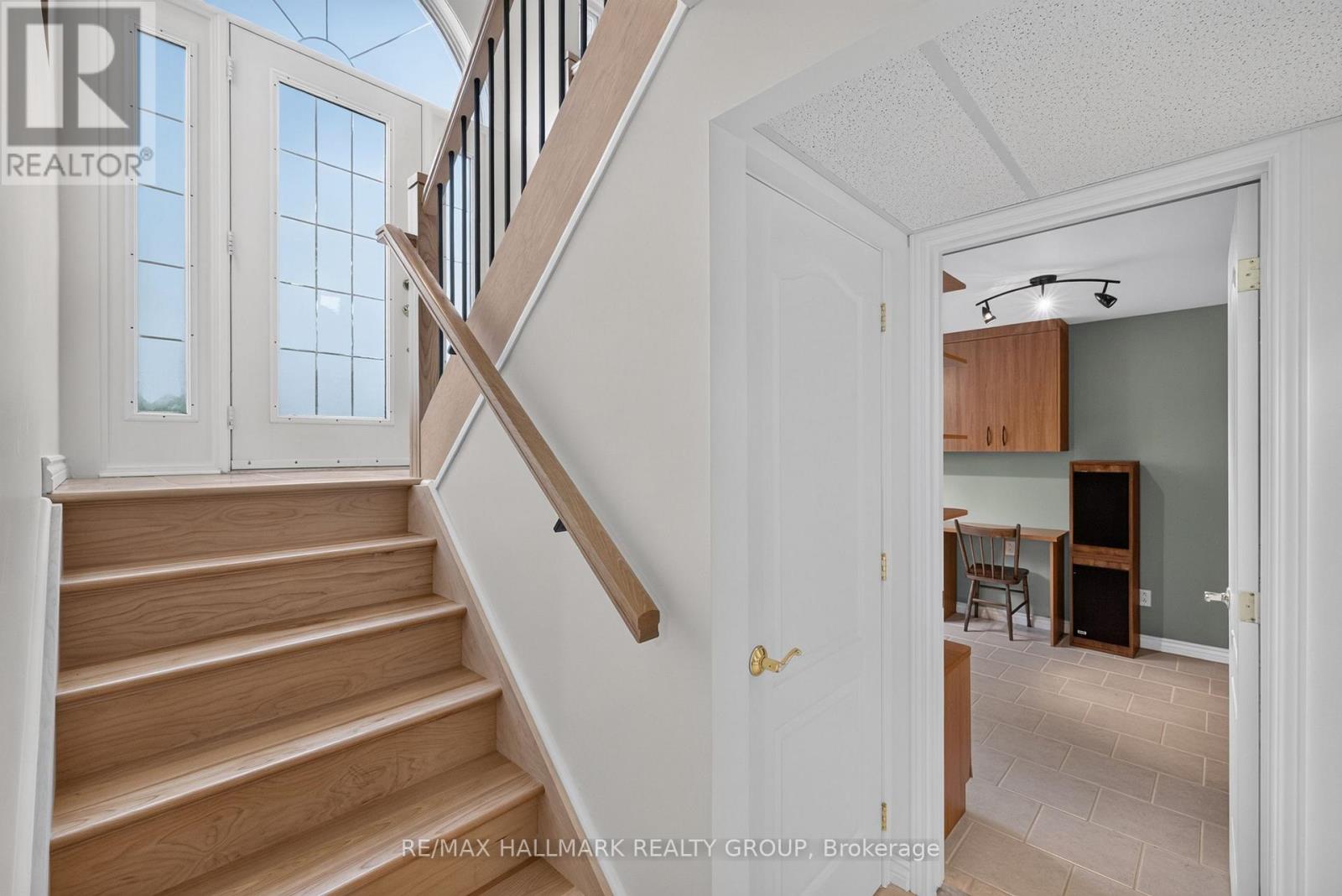 House for Rent in Ottawa – 1100 BATHGATE DRIVE, Ottawa – By Peter Sagos - Image 22
