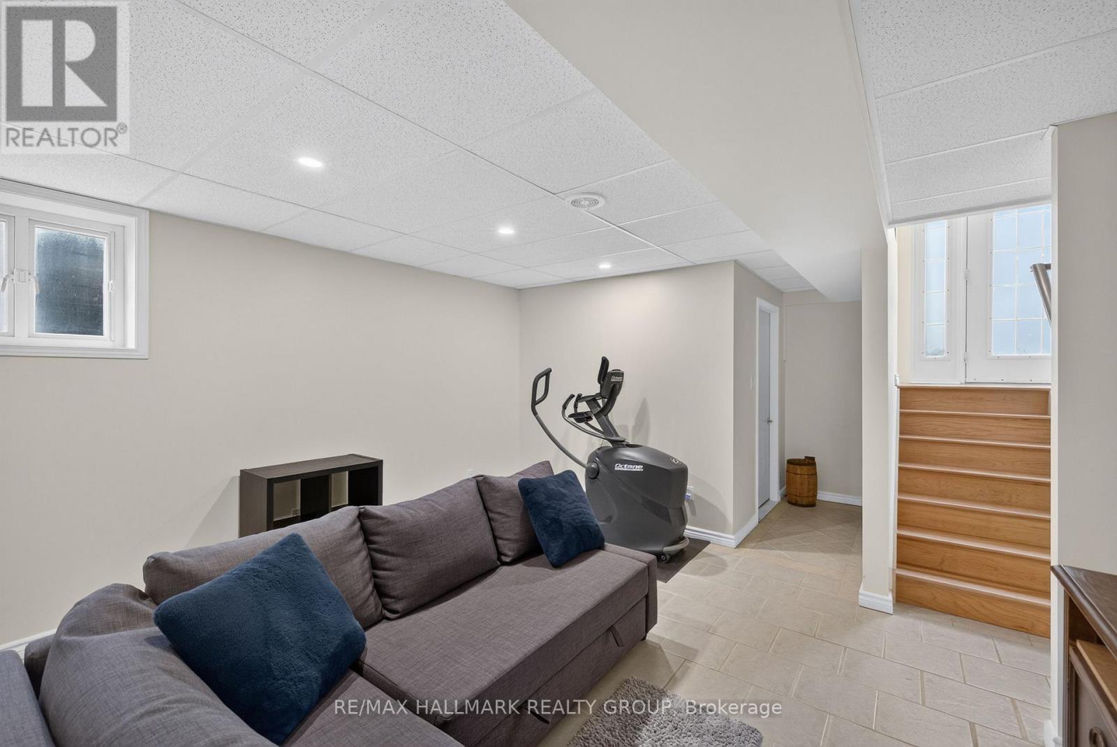 House for Rent in Ottawa – 1100 BATHGATE DRIVE, Ottawa – By Peter Sagos - Image 26