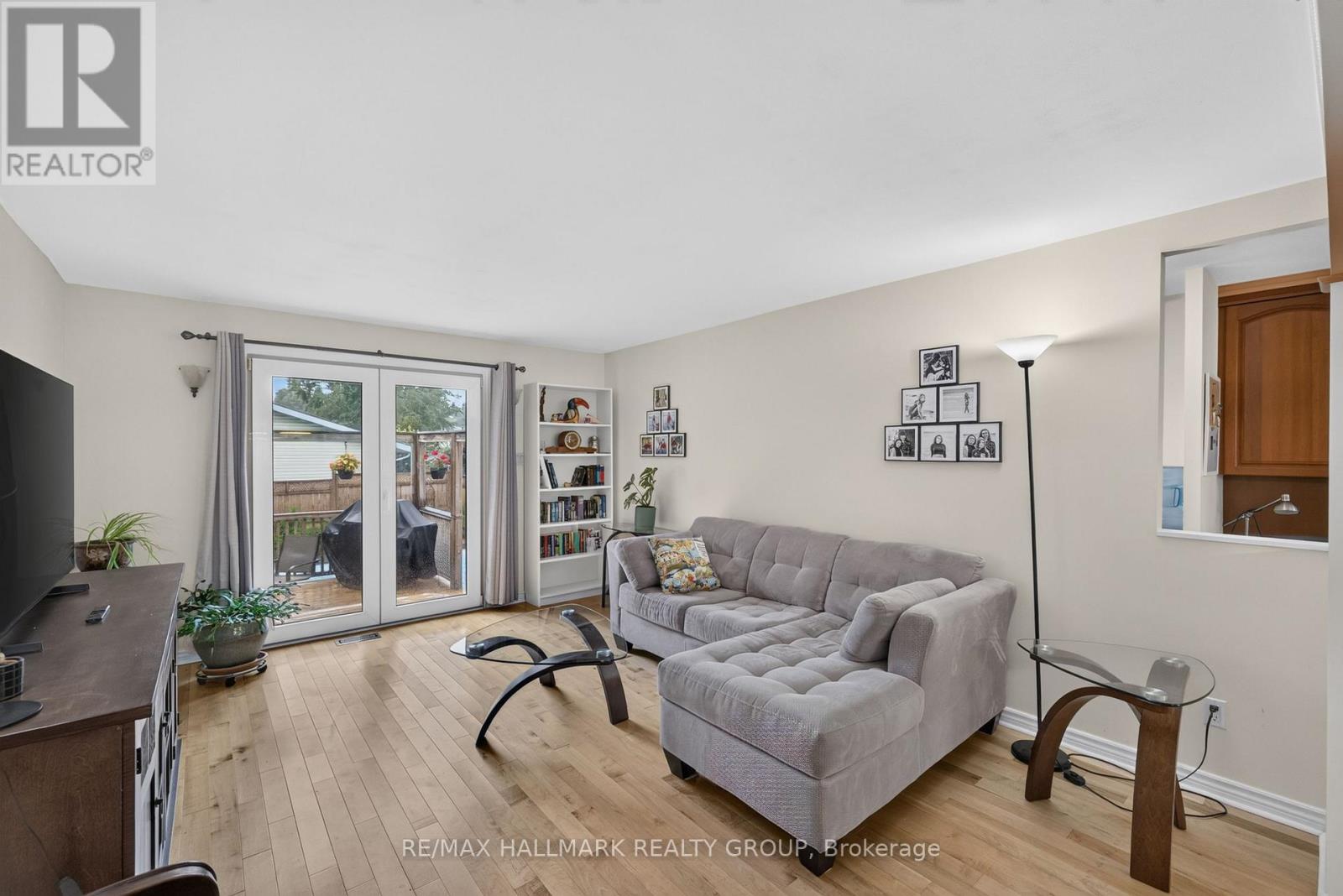 House for Rent in Ottawa – 1100 BATHGATE DRIVE, Ottawa – By Peter Sagos - Image 9