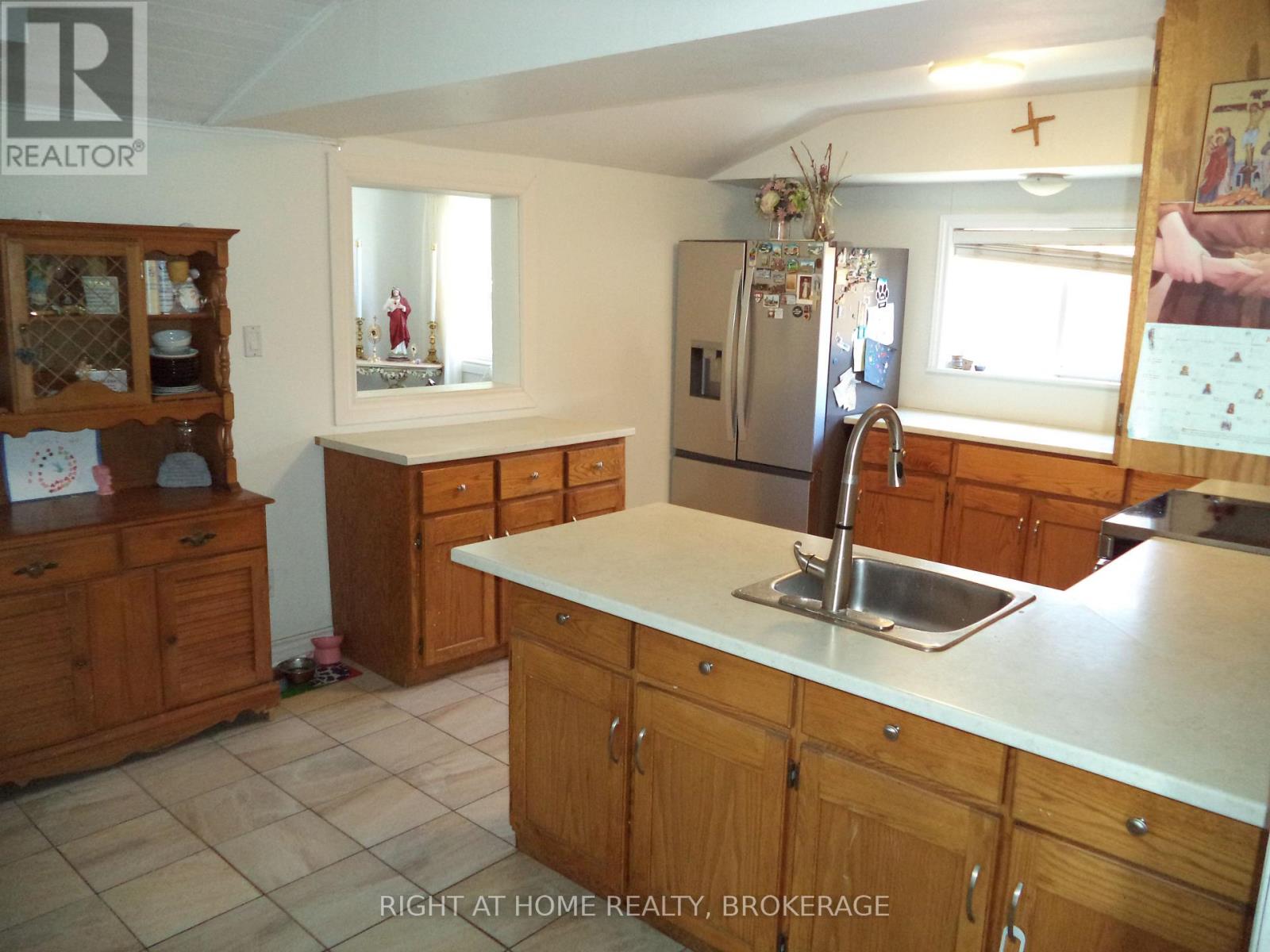 18 ALMOND STREET - 11