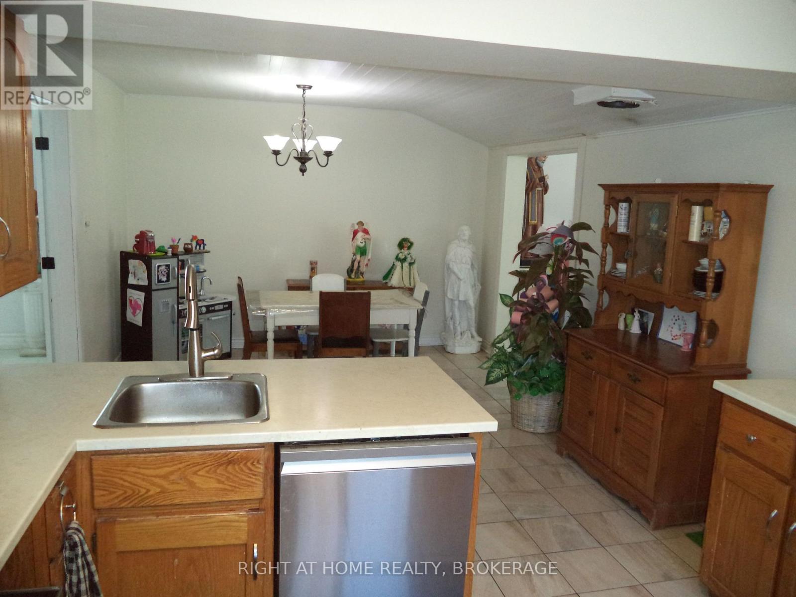 18 ALMOND STREET - 14