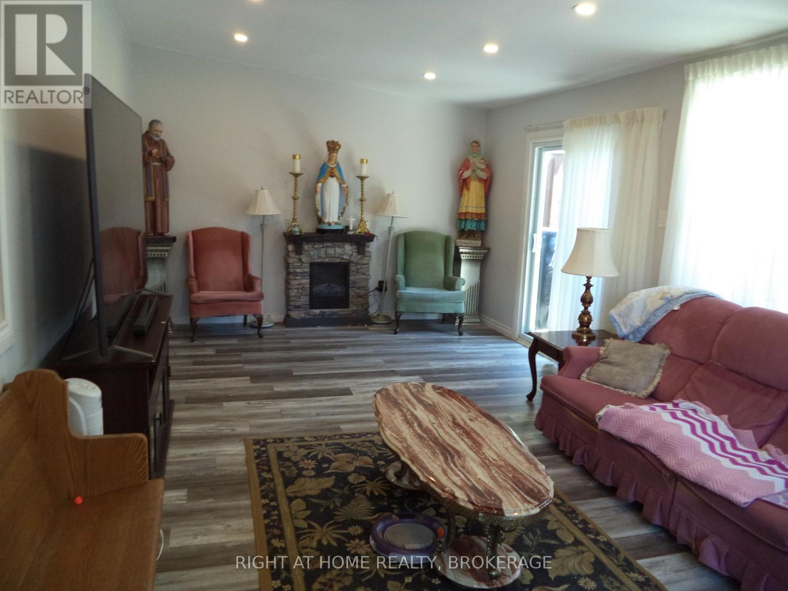 18 ALMOND STREET - 18