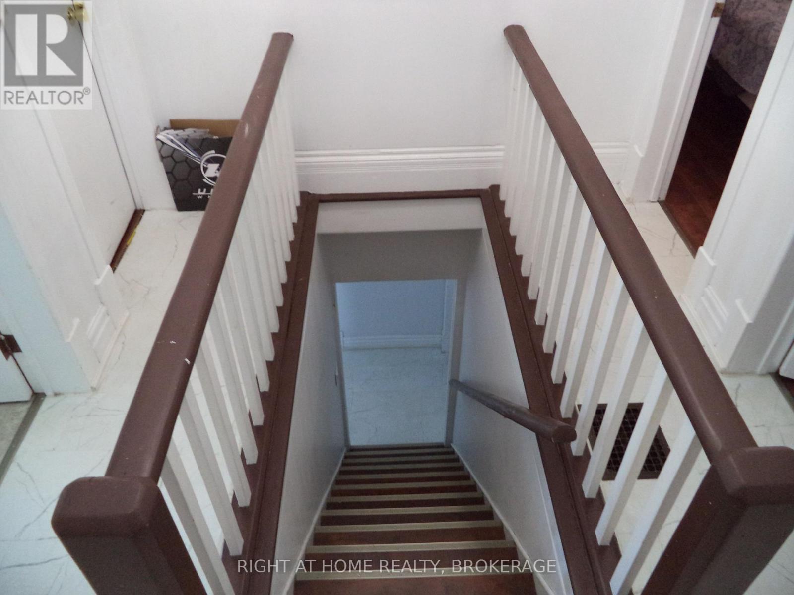 18 ALMOND STREET - 24